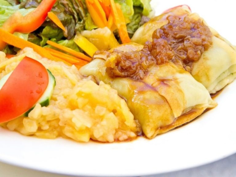 Hopfenweiler Stueble Bad Waldsee, Schwaebische Kueche, Kalte Kueche, Warme Kueche, Nachtisch, Hausgemachte Maultaschen
