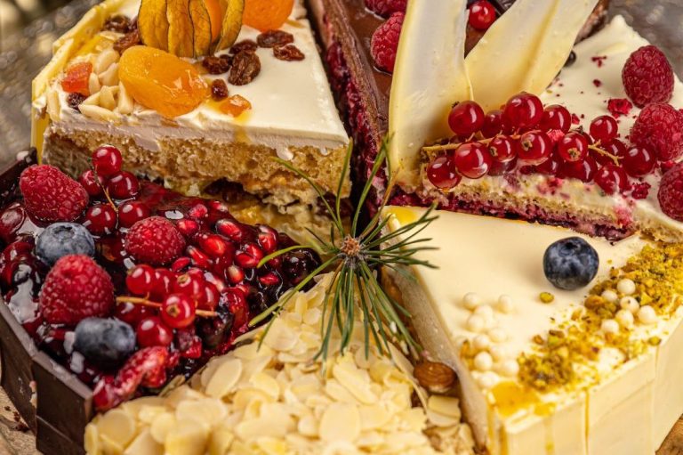 Hopfenweiler Stueble Bad Waldsee, Schwaebische Kueche, Kalte Kueche, Warme Kueche, Nachtisch, Hausgemachter Kuchen